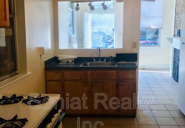 1 bed, 1 bath, 600 sqft, $1,100