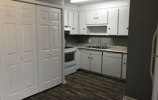 2 beds, 1.5 baths, 950 sqft, $899, Unit 3