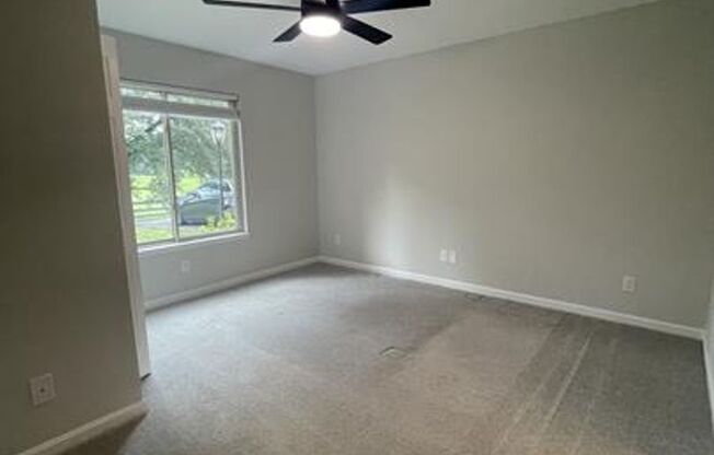 2 beds, 2 baths, $1,200, Unit 207