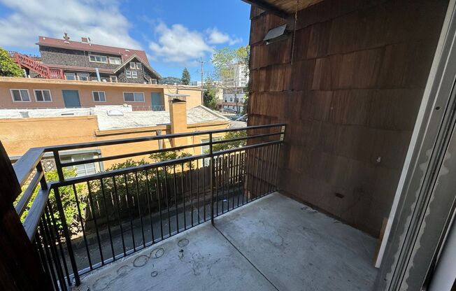 Studio, 1 bath, 350 sqft, $1,895, Unit 221