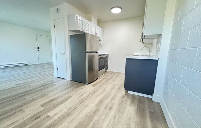 2 beds, 1 bath, 700 sqft, $1,335, Unit 06