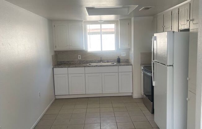 124 E Amador Ave