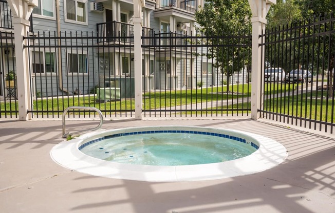 Sunset Apartments | Outdoor Hot Tub