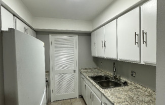 9208 N CONNECHUSETT RD