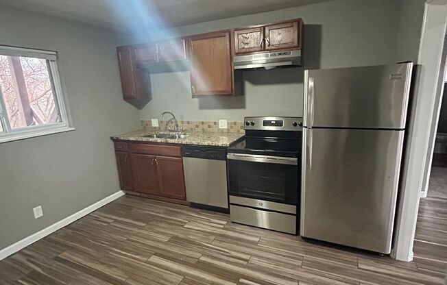 2 beds, 1 bath, 750 sqft, $1,095, Unit B01 1012 07