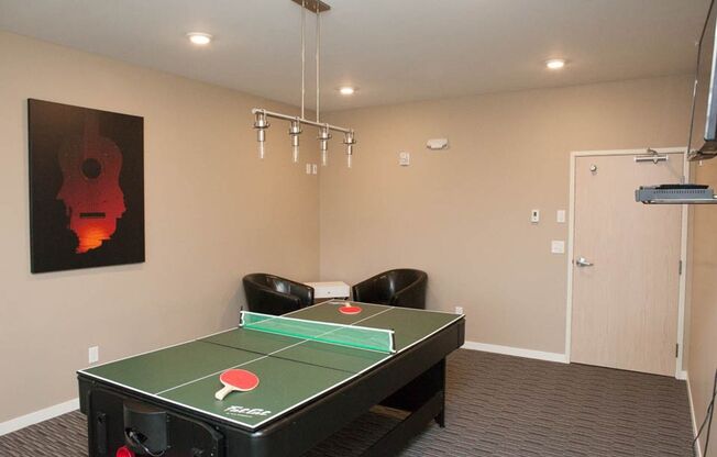 Studio, 1 bath, 594 sqft, $985, Unit 302