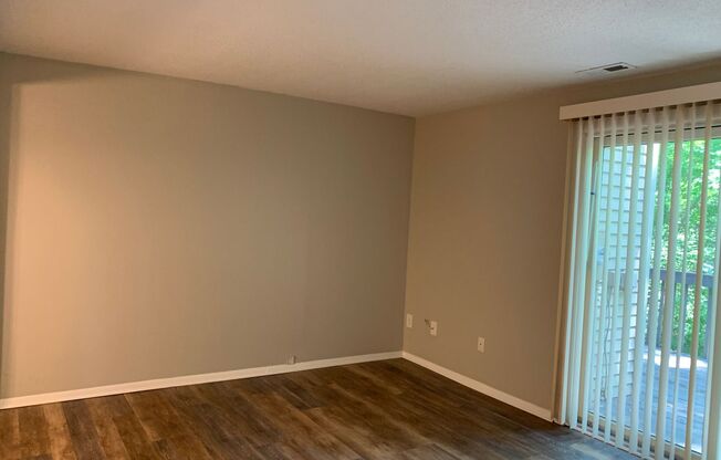 Renovated Raleigh Townhome Conveniently Located Near North Hills & I-540!