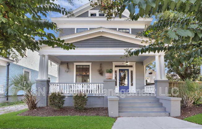 517 E 40 ST