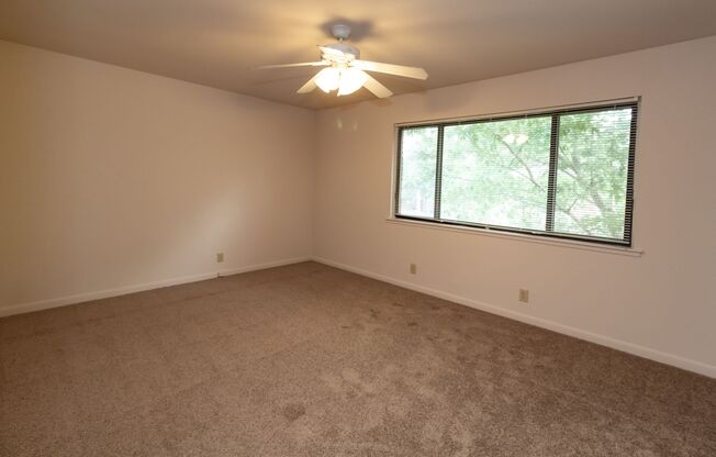 1 bed, 1 bath, 800 sqft, $1,025, Unit E06