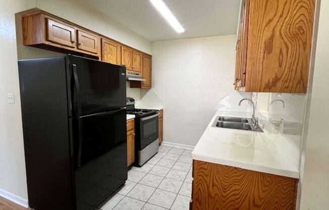 2 beds, 1 bath, 931 sqft, $950