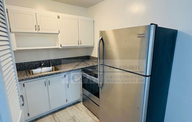 1 bed, 1 bath, 700 sqft, $1,695, Unit B