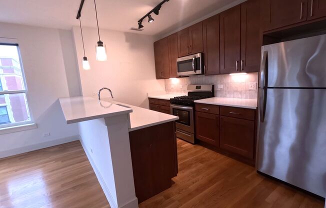 3 beds, 2 baths, 1,100 sqft, $3,295, Unit 2740-308