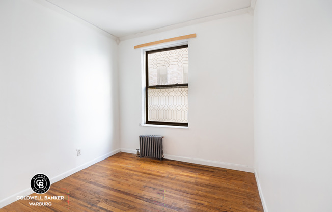 2 beds, 1 bath, $3,000, Unit 2D