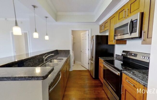 300 W 5th Street