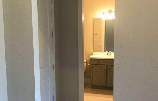 3 Bedroom Home Located in Lake Nona!!