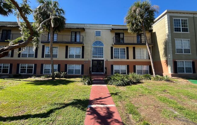 First Floor Lakefront Condo at Cypress Pointe