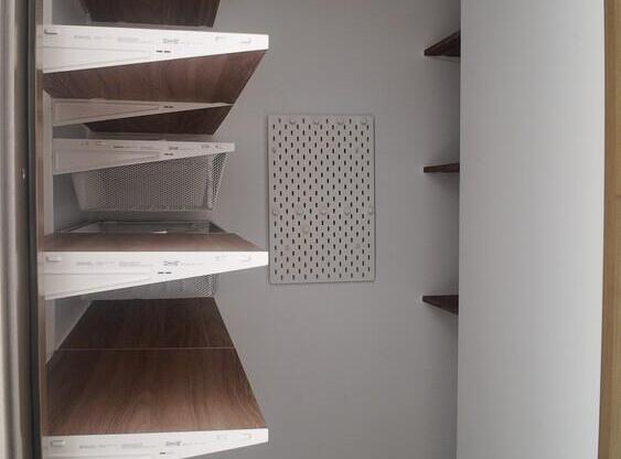 1 bed, 1 bath, 712 sqft, $4,350, Unit 17G
