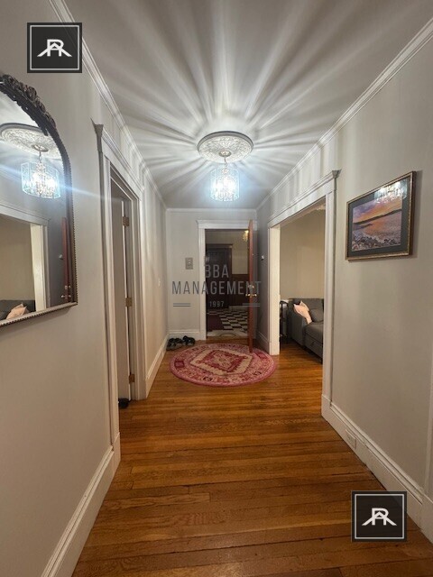 32 CHISWICK RD
