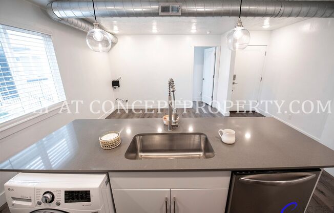 3 beds, 2 baths, 1,775 sqft, $2,425, Unit 01
