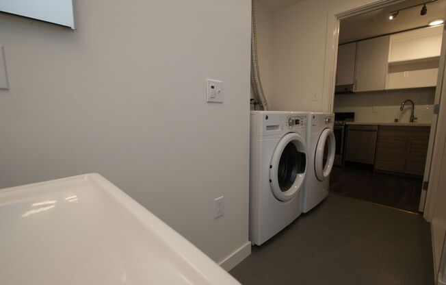 Studio, 1 bath, 356 sqft, $1,395, Unit 11 NEW