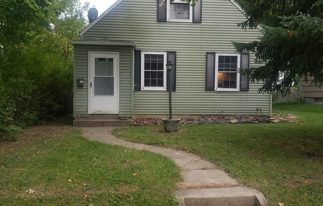 3BR House Near Lakeside Park