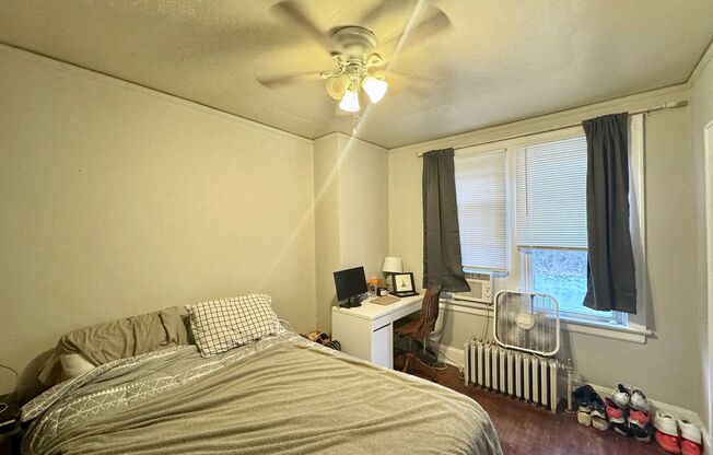 3 beds, 1 bath, 1,000 sqft, $1,500, Unit Unit 3