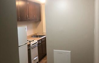 1 bed, 1 bath, 500 sqft, $975, Unit 693-14 Park