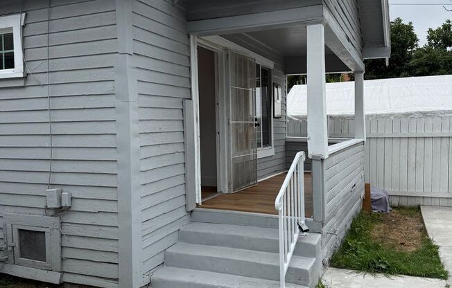 Stunning Modern Home- Fully Renovated