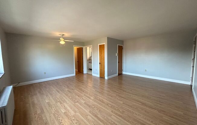 2 beds, 1 bath, 800 sqft, $1,790, Unit 6236 Fifth Ave. #201A
