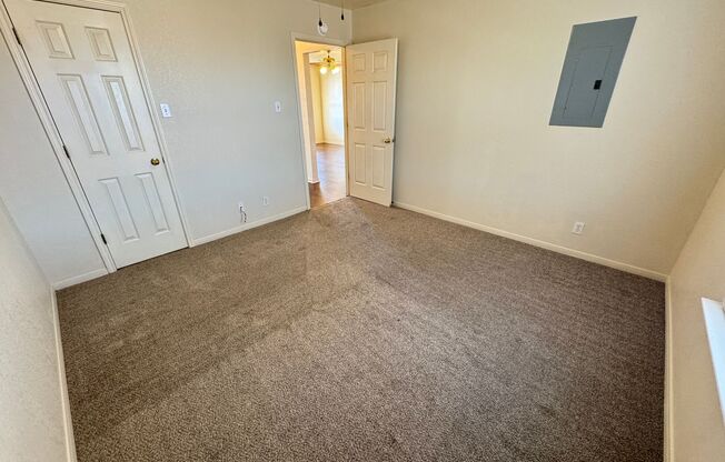 2 beds, 1 bath, 895 sqft, $750, Unit Apt D