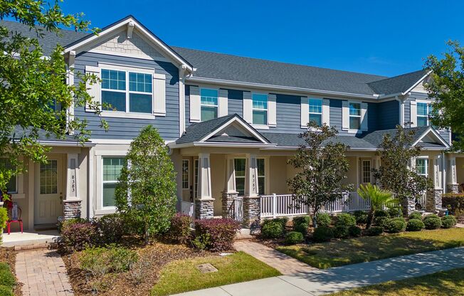 Unique 3 bedroom-2/1/2 Bath at Randal Park