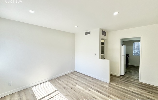 475 E FOOTHILL