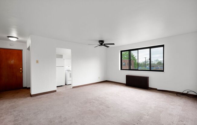 2 beds, 1 bath, 800 sqft, $475, Unit 2117 Brownsville Road - C32