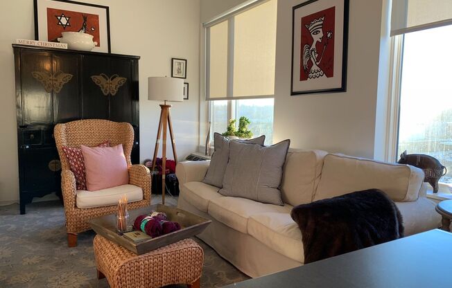 Studio, 1 bath, 650 sqft, $1,160, Unit 414