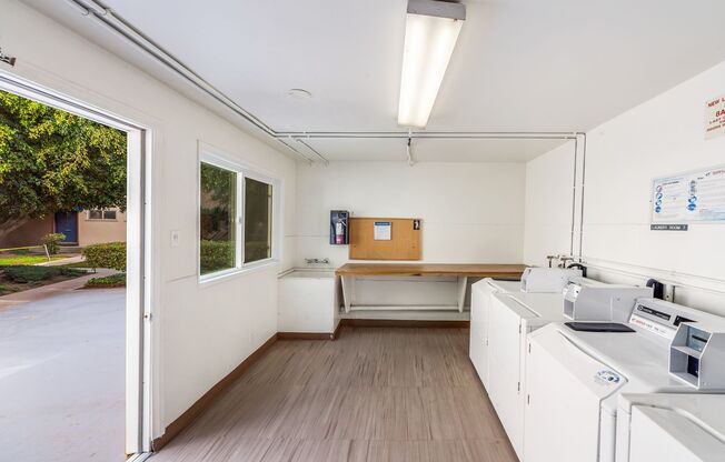 2 beds, 1.5 baths, 1,012 sqft, $3,195, Unit 4920-01