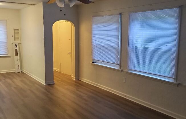 3 beds, 1 bath, $2,595