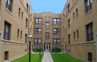 2637 N SPAULDING AVE