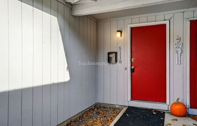 Bright Home with Stunning Mountain Skyline Setting!