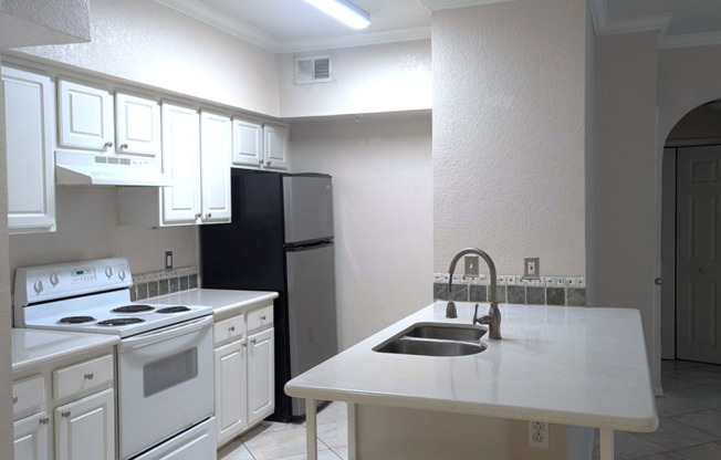 2 beds, 2 baths, $2,400