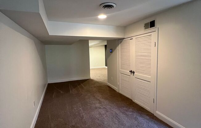 Private Entry 1 Bedroom Apartment