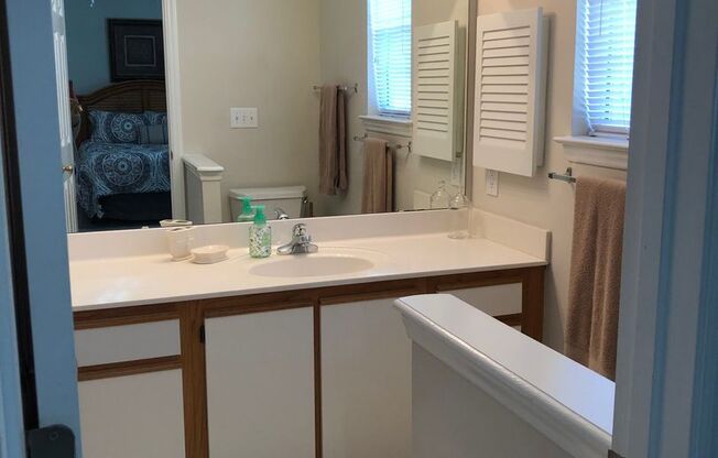 2 beds, 2 baths, 1,270 sqft, $1,375, Unit 2716-5