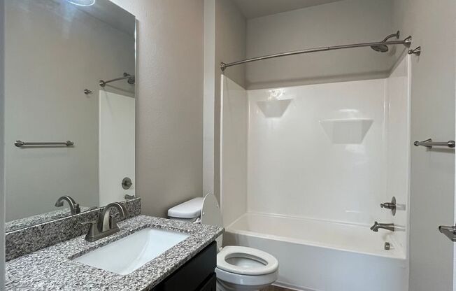 3 beds, 2 baths, 1,212 sqft, $2,400