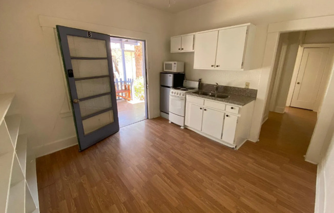 638-644 E. 4th St. ( 634, 642, 644 )