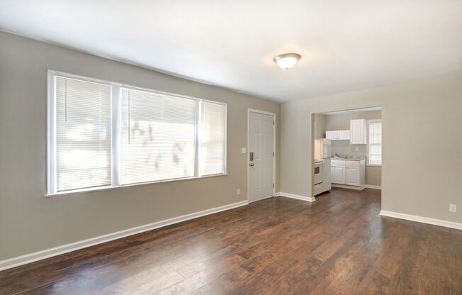 1 bed, 1 bath, $1,300, Unit A