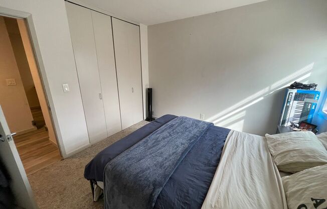 2 beds, 1 bath, $1,395, Unit 223