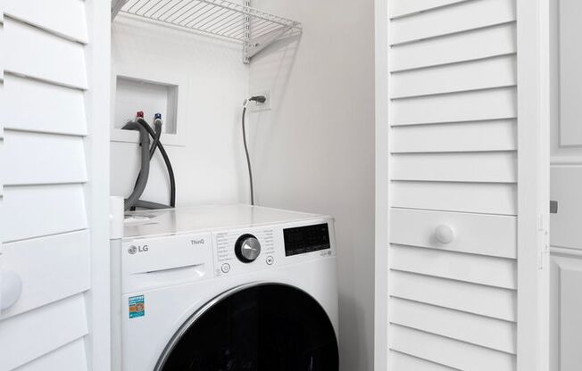 3 beds, 1 bath, 524 sqft, $2,250, Unit 1552-2F