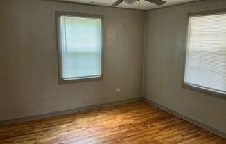 2 beds, 1 bath, $1,050