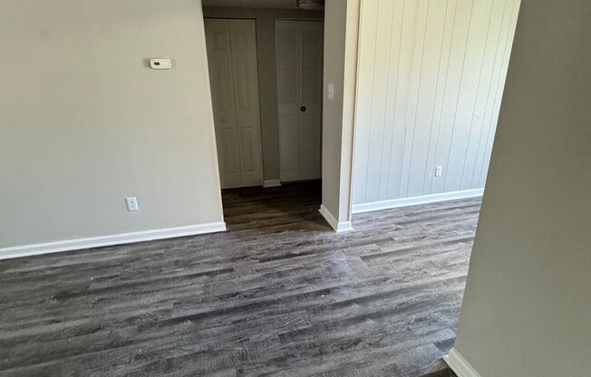 1 bed, 1 bath, 730 sqft, $1,075, Unit 61W
