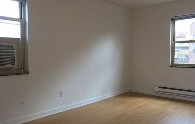 1 bed, 1 bath, 600 sqft, $1,399, Unit 5731 Ellsworth Ave. #C2