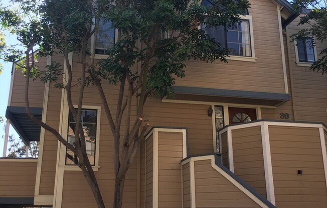 2BD/2.5BA townhome in UTC Near UCSD!